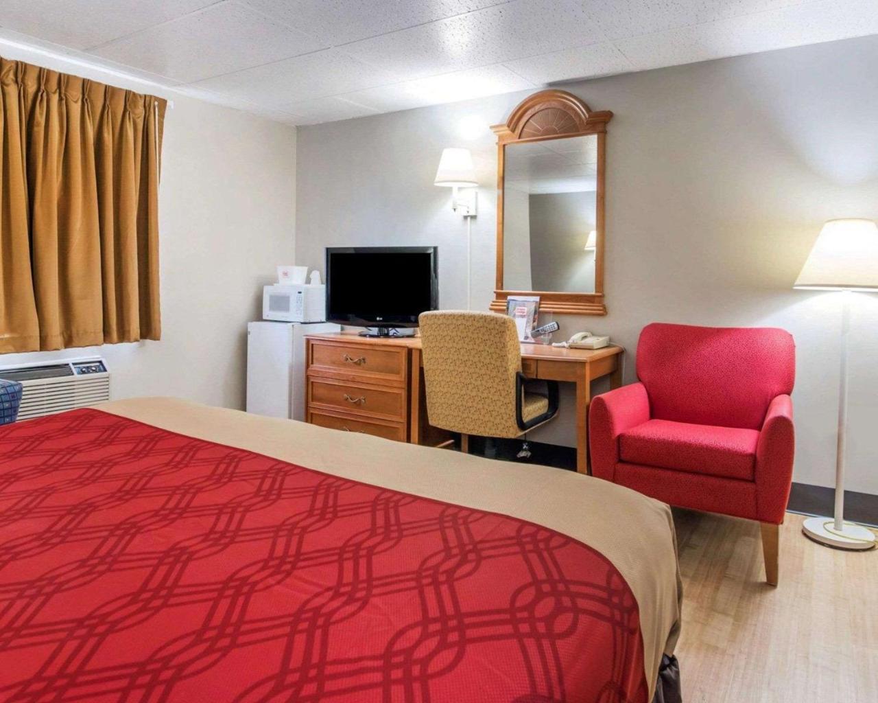Econo Lodge New Paltz Buitenkant foto