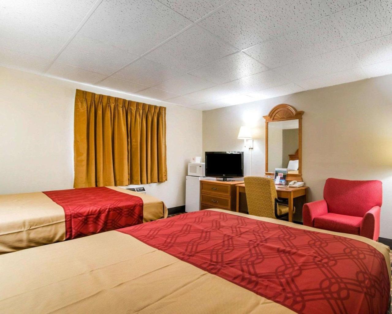 Econo Lodge New Paltz Buitenkant foto