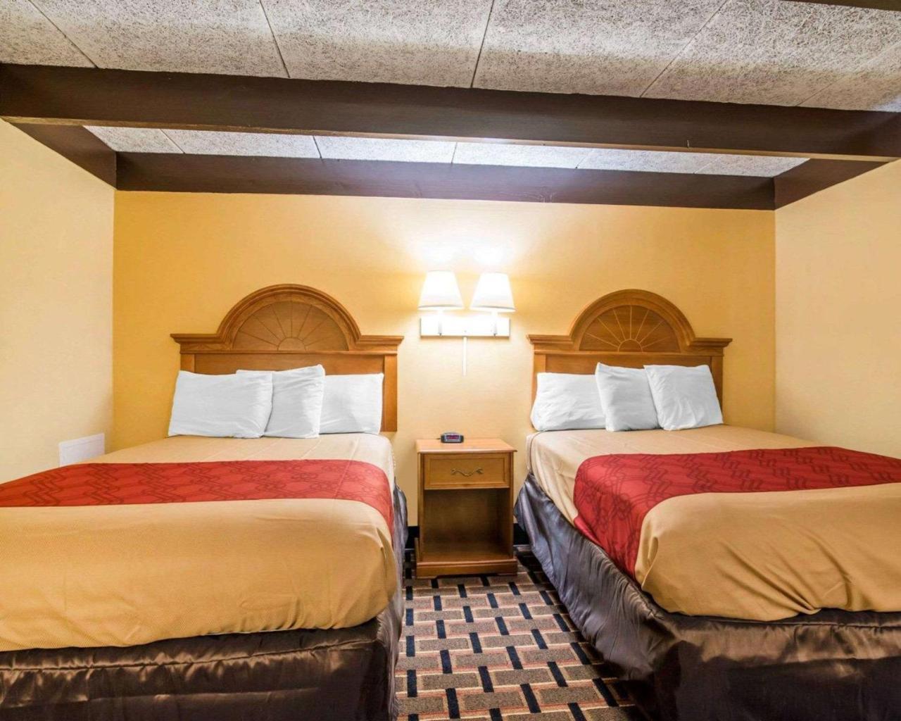 Econo Lodge New Paltz Buitenkant foto