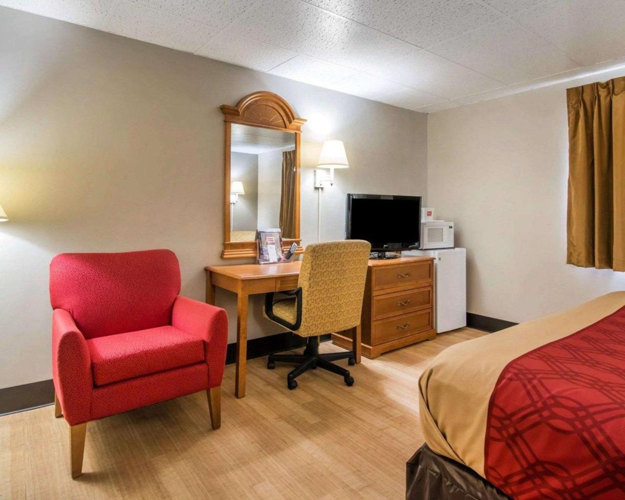 Econo Lodge New Paltz Buitenkant foto